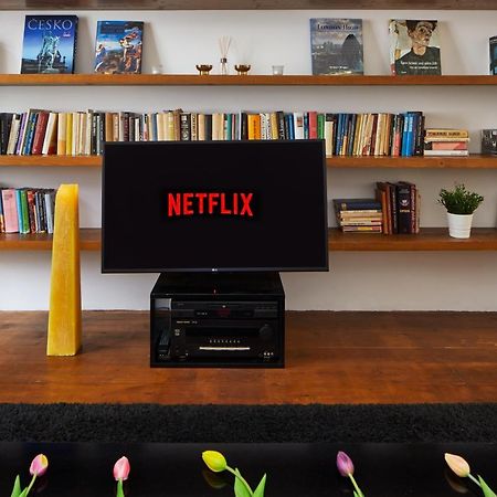 Prague Days - 1Bdr Apt W Netflix - Zizkov Tower المظهر الخارجي الصورة
